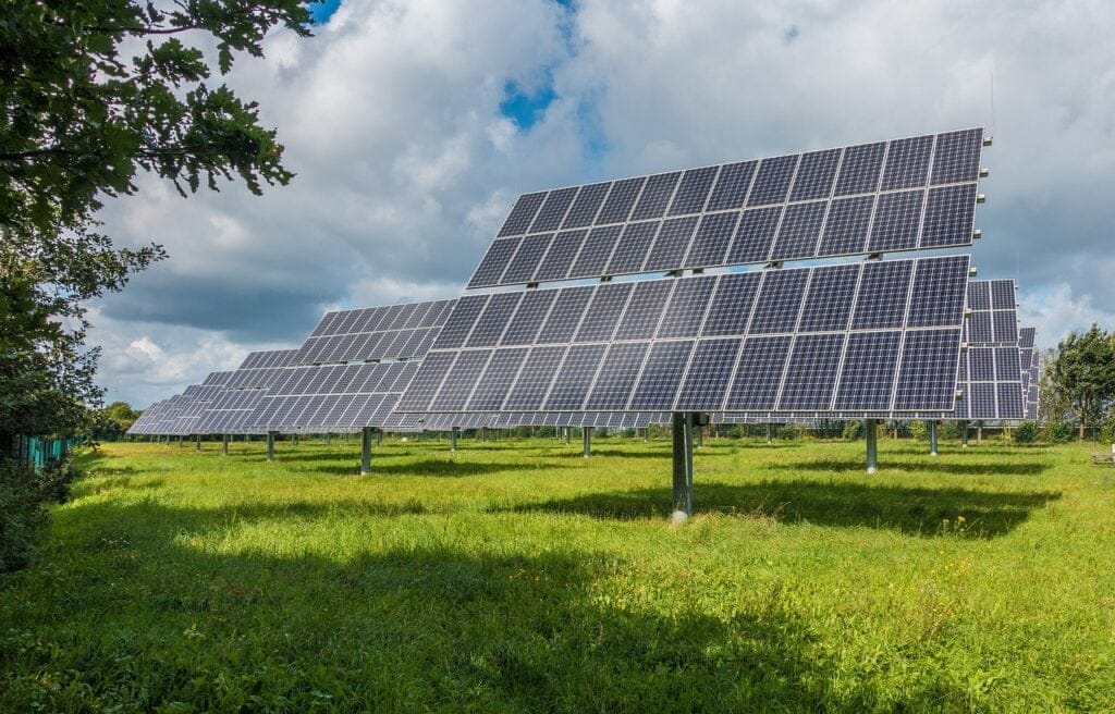 ¿Cómo funciona un panel solar?
