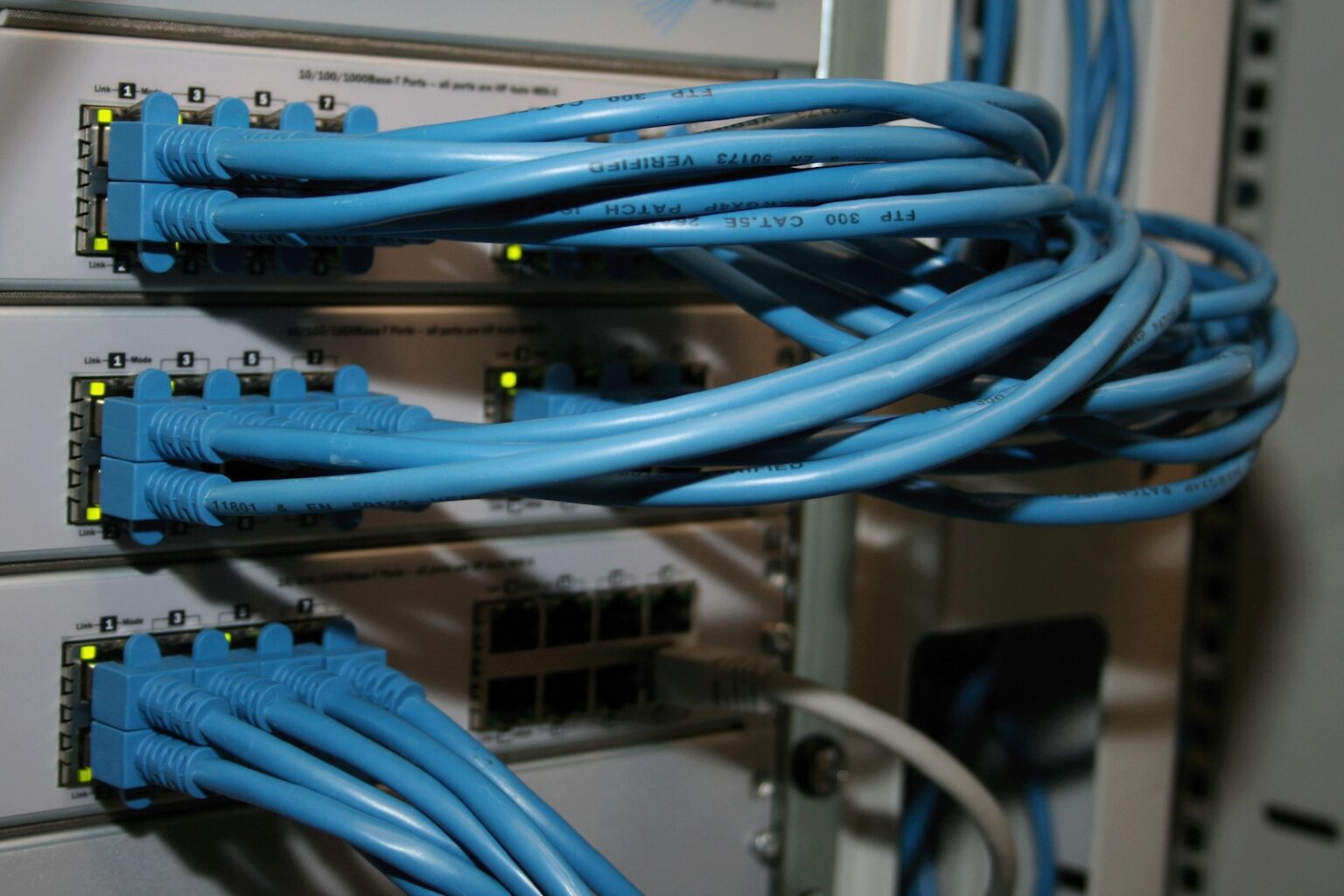 What is a Network Hub: Everything You Need to Know