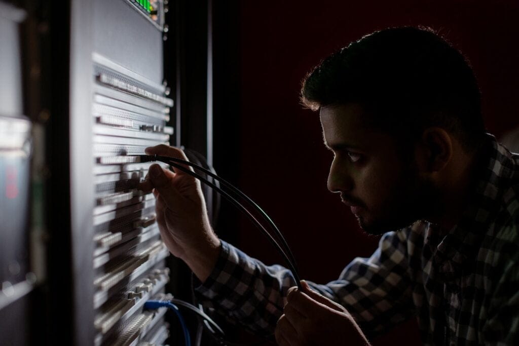 Qué hace un ingeniero en sistemas
