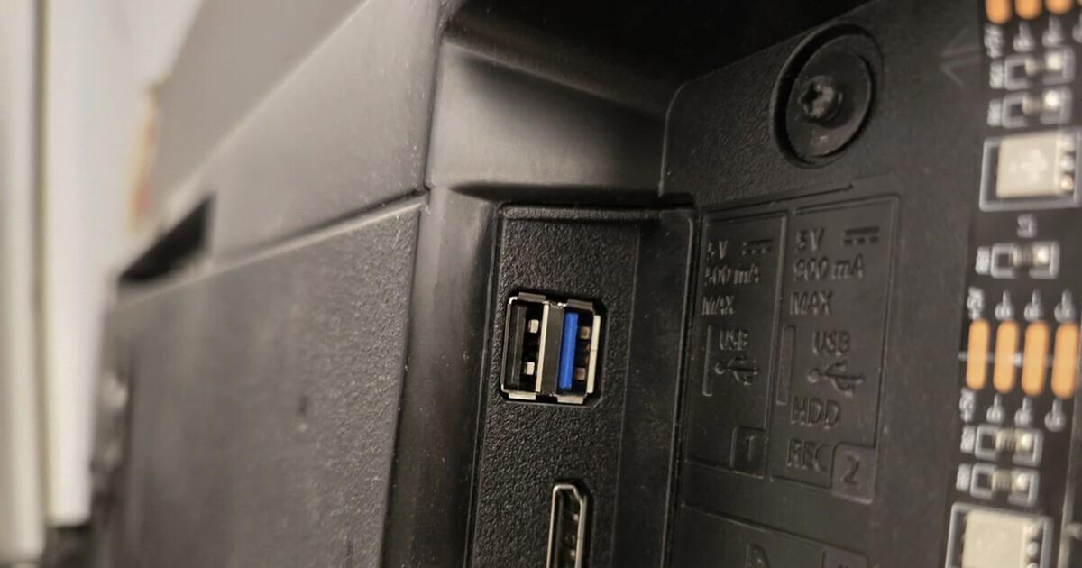 para qué sirve el puerto USB de la tele