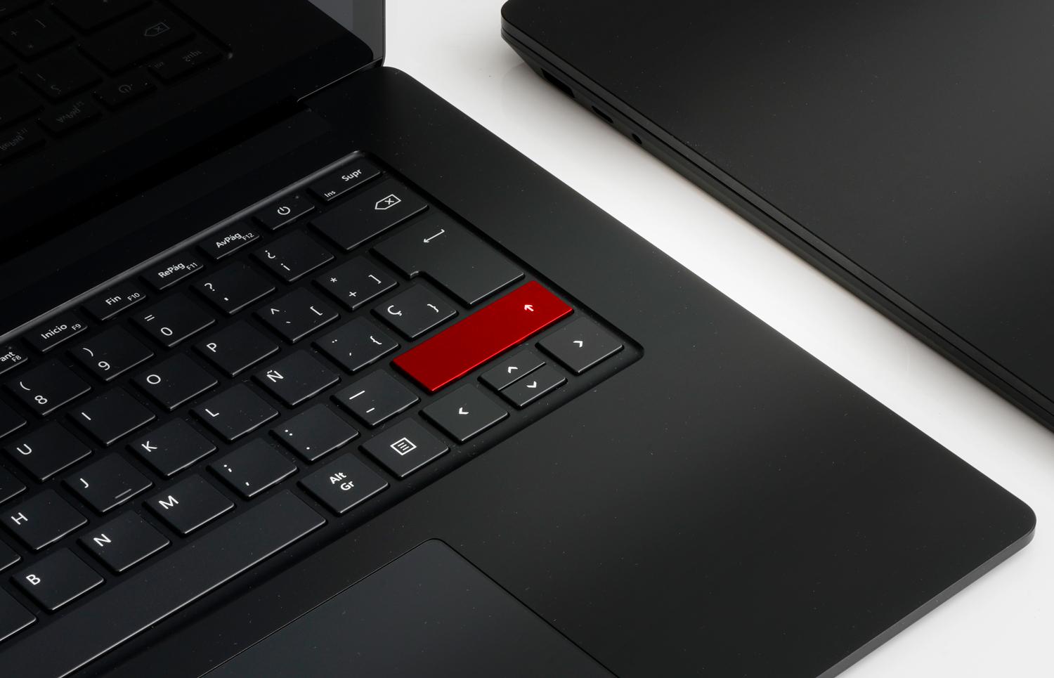 Ubicación de la tecla Shift en un teclado