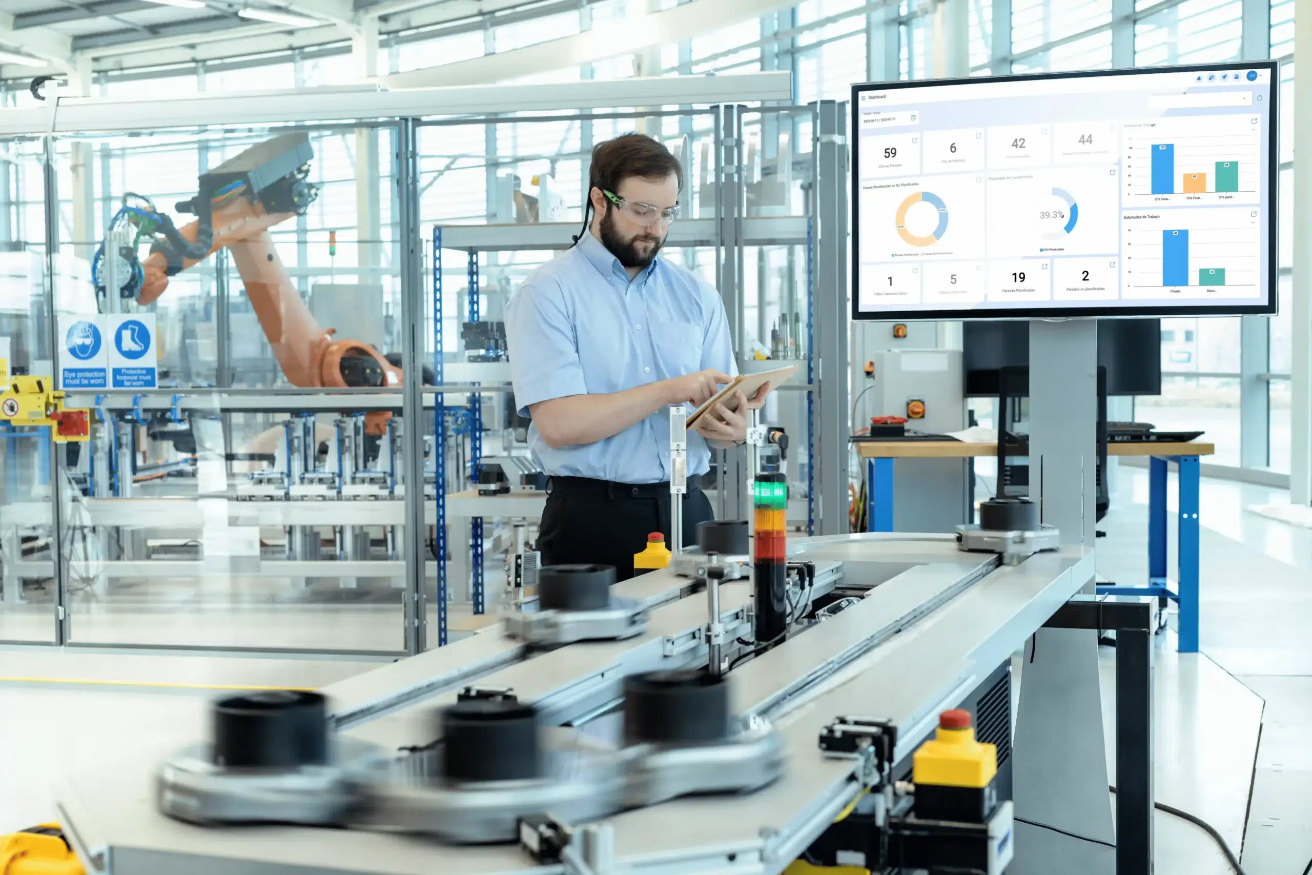 fábrica inteligente con robótica e IA fábrica inteligente con robótica e IA