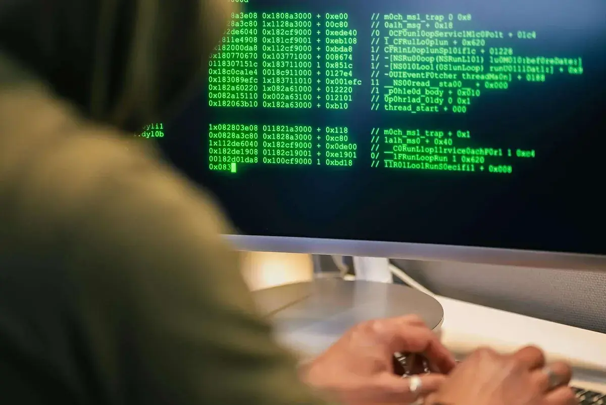 Ataque de cadena de suministro en Axios y npm Ataque a Axios con RAT en npm