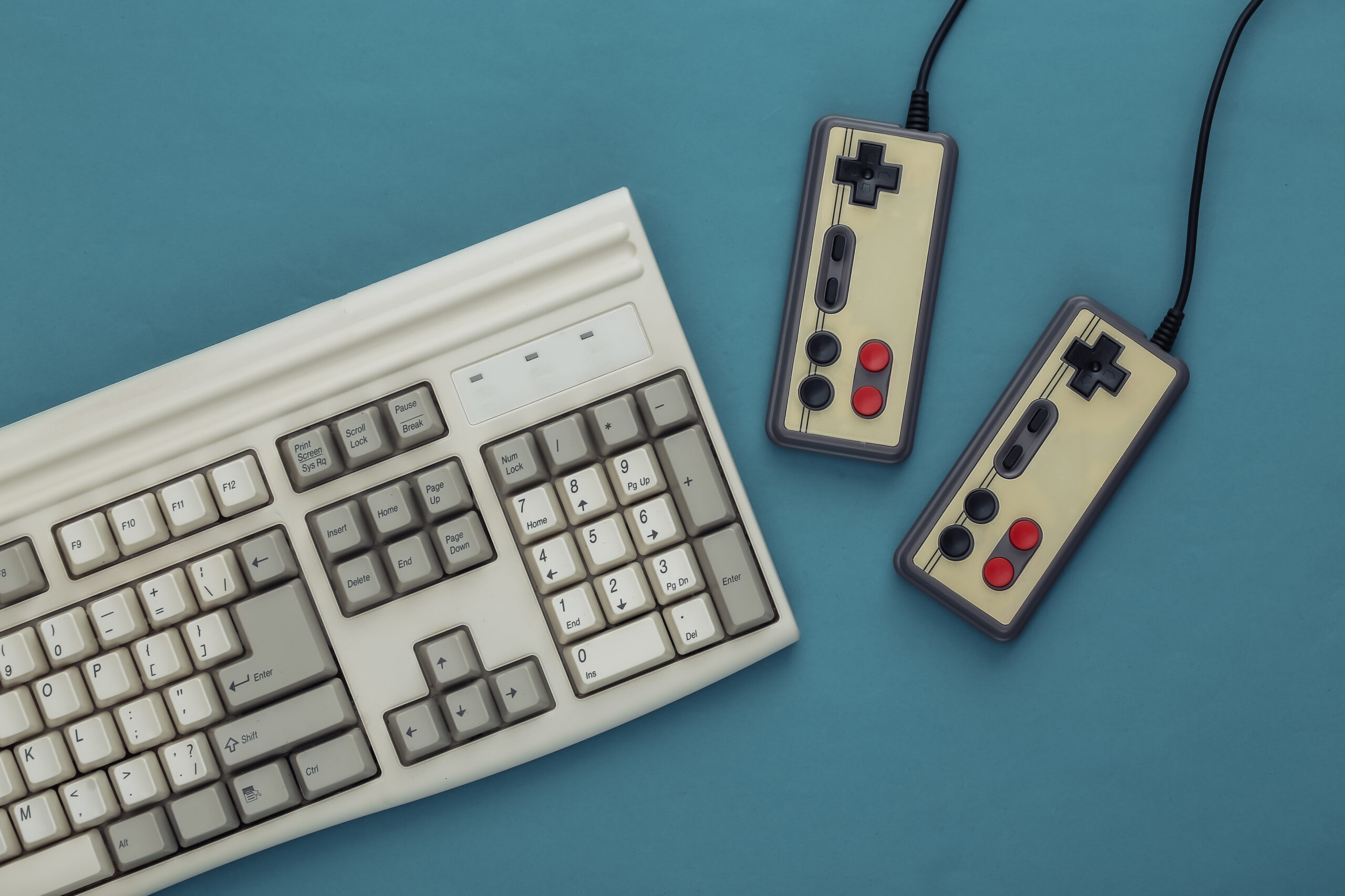 Portátil antiguo convertido en consola retro