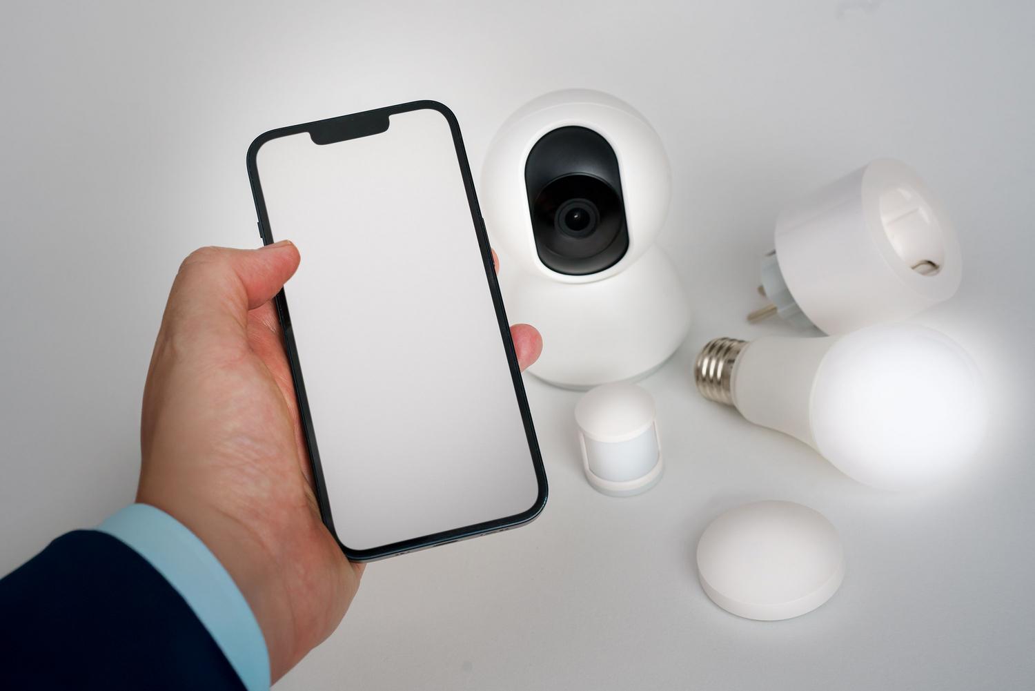 Interfaz de control de domótica en un smartphone, simbolizando la gestión local a través de aplicaciones como Home Assistant. Interfaz de control de domótica en un smartphone, simbolizando la gestión local a través de aplicaciones como Home Assistant.