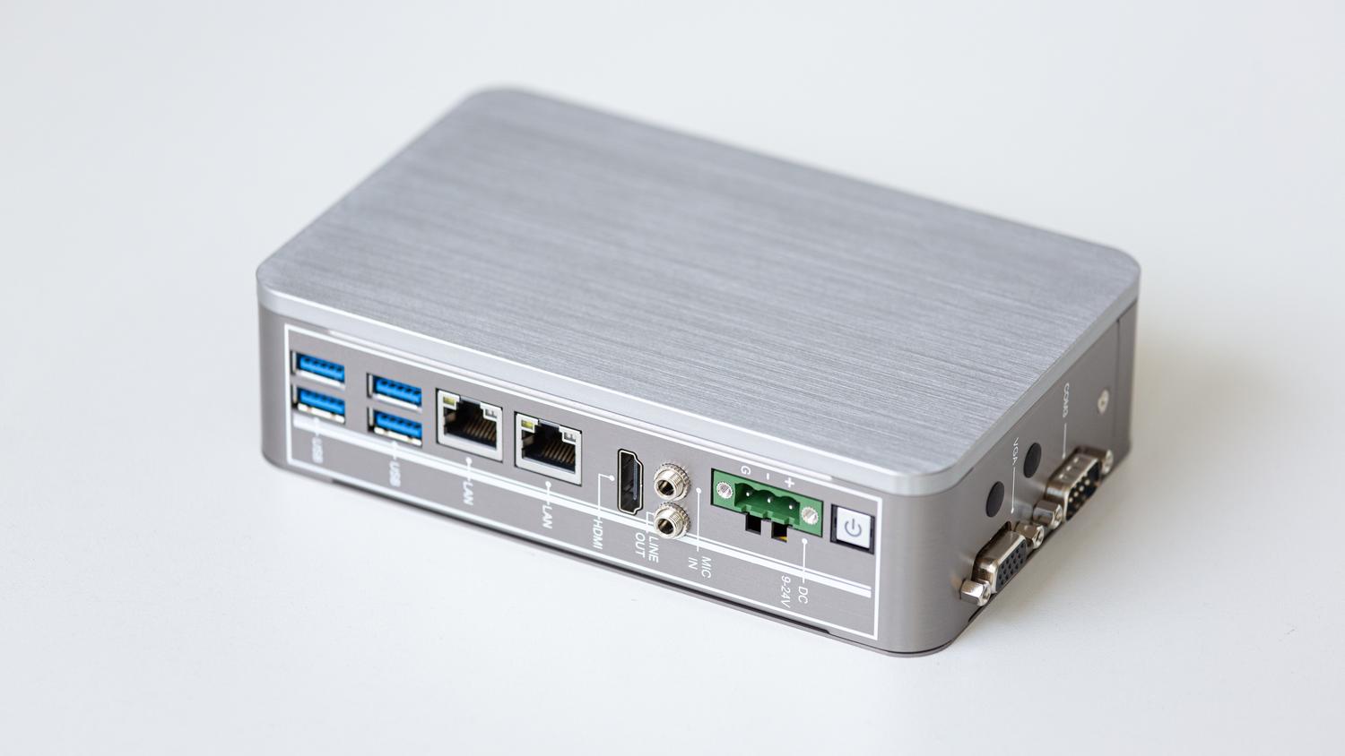 Router de red moderno, representando el nodo central de la red doméstica donde se configura el DNS para filtrar la publicidad. Router de red moderno, representando el nodo central de la red doméstica donde se configura el DNS para filtrar la publicidad.