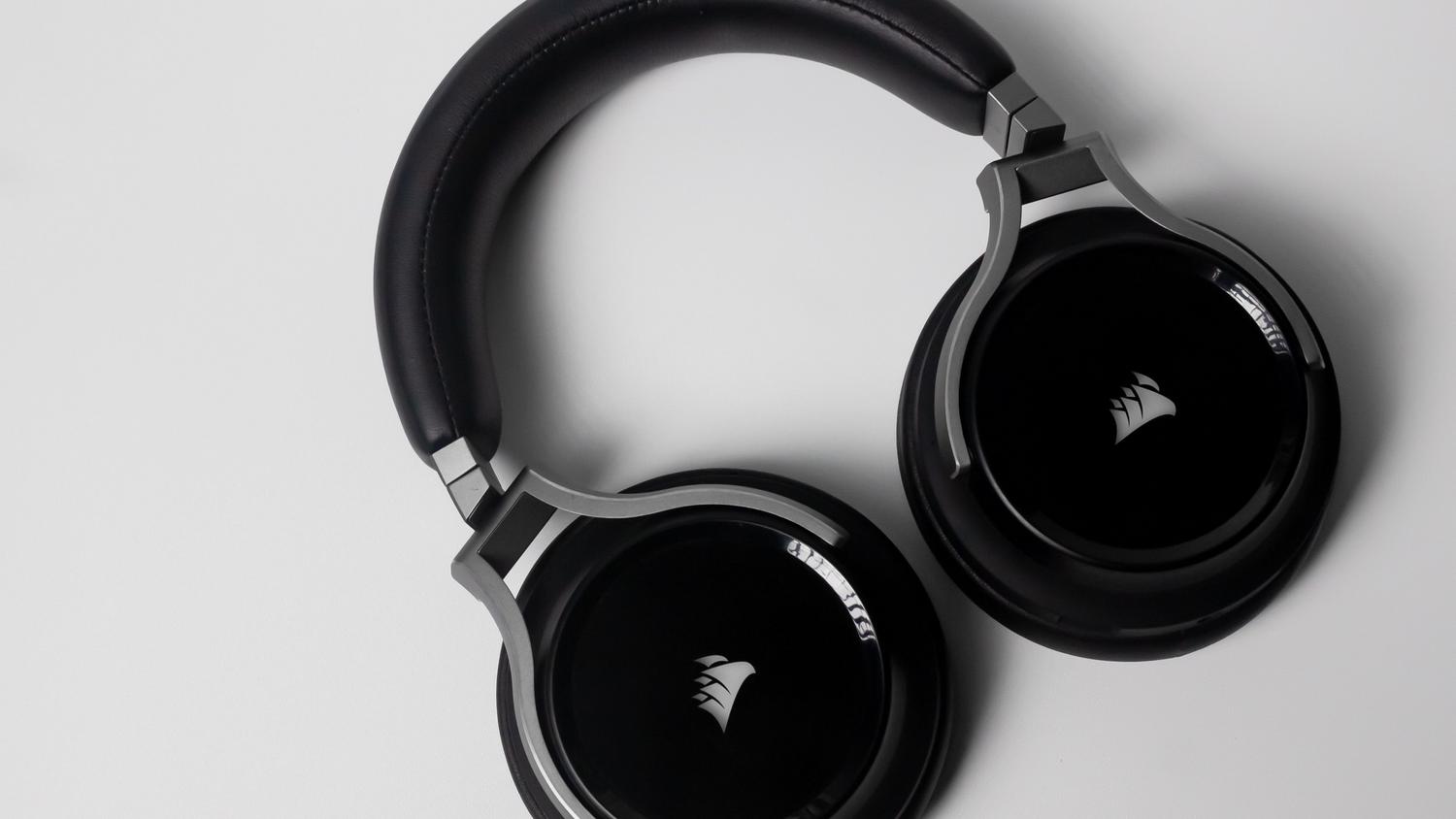 Premium wireless over-ear headphones on a clean white background, illustrating high-fidelity lossless audio.