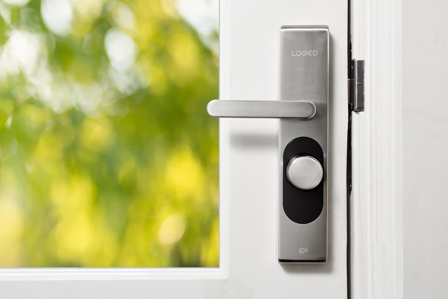 Close-up of a modern smart lock, representing the precision of Channel Sounding for secure distance-based unlocking.