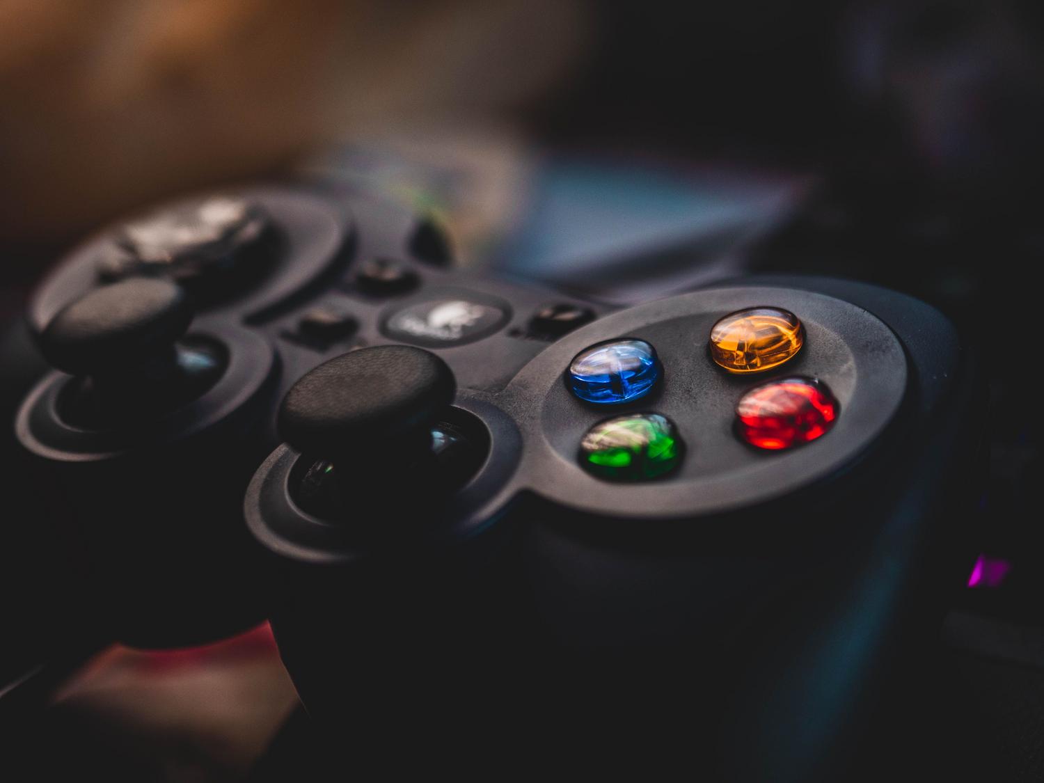 Detalle de los joysticks de un mando de consola, ideal para ilustrar el problema del drift Detalle de los joysticks de un mando de consola, ideal para ilustrar el problema del drift