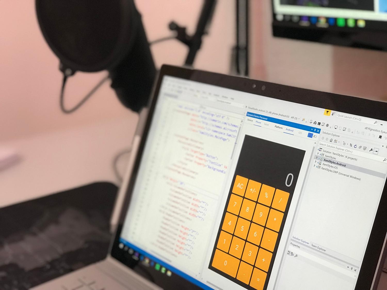 Primer plano de una laptop mostrando una aplicación de ejemplo, ideal para demos de software. Primer plano de una laptop mostrando una aplicación de ejemplo, ideal para demos de software.